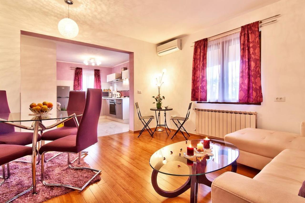 Apartments Cvek โรวีน ภายนอก รูปภาพ